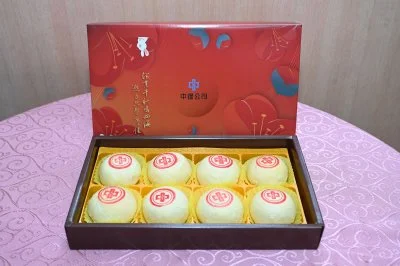 中鋼月餅今年大改版!綠豆椪、蛋黃酥「10入→8入」價格也降了