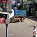 大車視覺差肇事!新北樹林機車砂石車相撞 女騎士卡車底消防隊員救出送醫