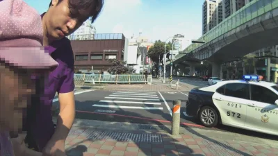 鐵漢不只柔情還「公主抱」!台中婦跌倒拒送醫 警暖心護送返家