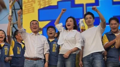 直擊/柯志恩3萬人造勢開嗆!10分鐘大進場 轟「龍捲風」來得快去得快