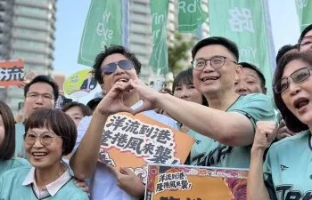 藍綠同日高雄大車拚！賴瑞隆嗆柯志恩、蔣萬安：走出同溫層來辯