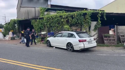 ▲台南21歲奧迪男拒檢!衝撞警車...警開14槍 車上查獲毒品(圖/記者王俊勝 翻攝)