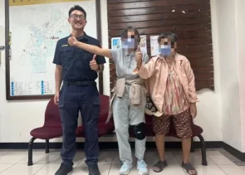 75歲婦南下探女獨自散步迷途！警靠監視器「一路追」9小時大寮尋回