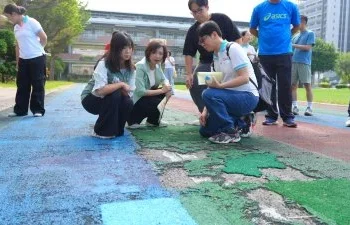 台中5校跑道球場待整建　何欣純偕議員會勘爭取2983萬元改善