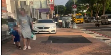 行人地獄！BMW無視行人安全把人行道當車道 網友嘆：台中日常