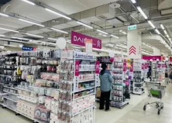 萬家福愛河店大變身！百坪「日本特區」登場、相片咖啡吸睛