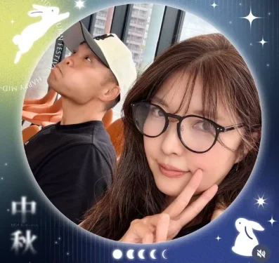 相馬茜51歲淡妝照曝光 狀態超好!李玖哲中秋曬妻放閃