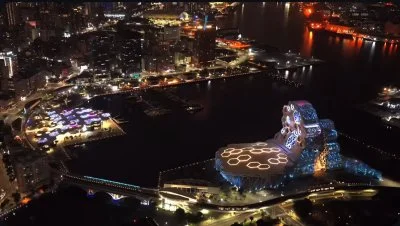 TREASURE高雄首唱!城市變身「寶石盒」4大地標點亮應援