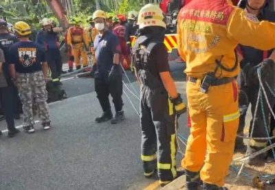豐原工安意外!地下管線工程工人昏迷 消防隊員搶救中