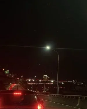 宜蘭北返塞到崩潰！國5深夜變「大型停車場」　網友苦撐：看到匝道口但膀胱快撐不住