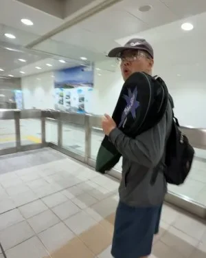 女子搭手扶梯遭偷拍裙底！ 噁男見事跡敗露翻越捷運閘門逃逸