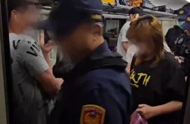 台鐵奧客！　女子搭霸王車還在車內抽菸 