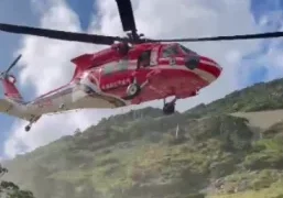 攀南湖東南峰遭落石擊中頭部！　空勤直升機救援