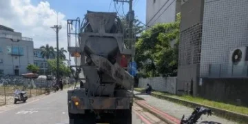 快訊／水泥車突倒車！台南女大生「遭輾過」送醫身亡