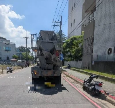 快訊/水泥車突倒車!台南女大生「遭輾過」送醫身亡