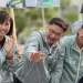 賴瑞隆啟動「陸空戰」！合體高雄隊站路口　一人分飾16角演「百變隆隆」