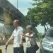 72歲老翁行駛國道追撞前車 行動不便被人攙扶畫面曝光!