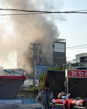 潭子住宅火警！67歲婦受困套房打119求救　消防急救出送醫