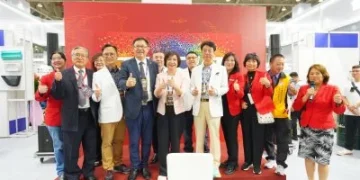 軍民通用AI展遇「台灣土狗」　何欣純讚MIT實力：讓台中製造接軌國際