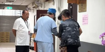 快訊／22歲兒遭多人虐殺今複驗…母崩潰「為何不理我了」