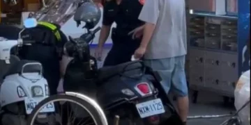 疑資源回收引爆衝突！　豐原廟東夜市兩男扭打一男揮刀