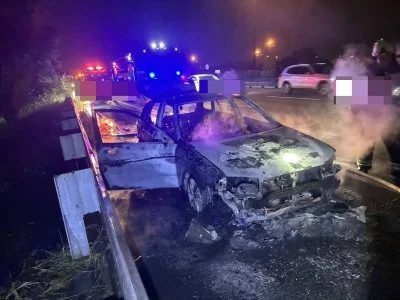 國1高科路段火燒車!駕駛驚覺「車有異音」停路肩 下車後隨即起火