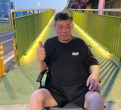 65歲孫德榮徵「貼身管家」5萬月薪!名車代步、豪宅住宿