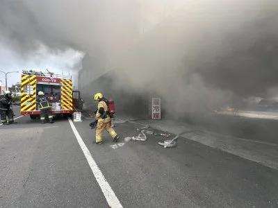燒枯樹枝火沒滅就離開!高雄女釀火燒住宅、修車廠 判刑4月