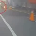 烏日機車被路邊強風吹起棚架帆布勾到摔車! 搭棚架未申請警方將開罰