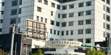 涉賭德州撲克還經營線上博弈拉下線抽佣！　南港分局警員遭拘提移送法辦