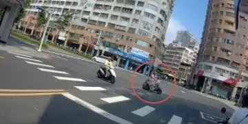偷鷹架竟用機車載！61歲男「3支架1橫板」放腳踏墊　警一眼識破