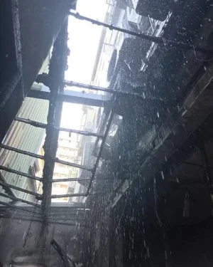 台中西屯住宅火警!1樓後方陷火海燒毀25平方公尺 消防急射水搶救