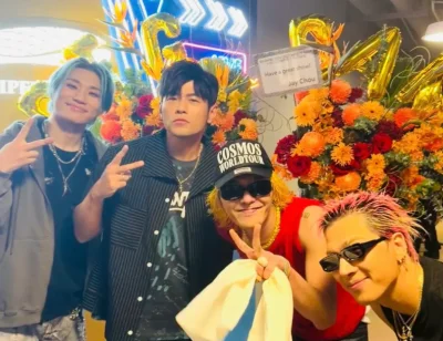 周杰倫現身BIGBANG演唱會!送花籃祝賀20週年曬出合照