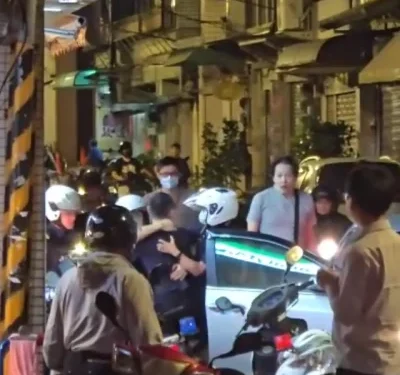 攔車持石塊砸對方! 基隆行車糾紛爆衝突