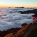 太美了!合歡山日出照亮整片雲海 國旗迎風飄揚慶雙十
