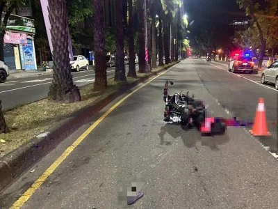 高雄凌晨死亡車禍!男不明原因撞分隔島 送醫仍不治