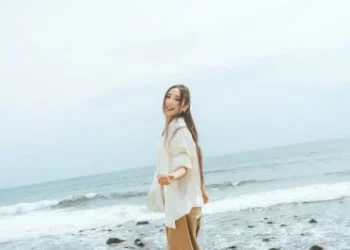 梁舒涵新歌歷時半年一度難產！MV哭戲沒帥哥陪演　笑喊老闆求斬桃花銅劍