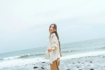 梁舒涵新歌歷時半年一度難產!MV哭戲沒帥哥陪演 笑喊老闆求斬桃花銅劍