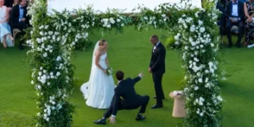 陶比麥奎爾「地表最強前夫」！才剛離婚就當前妻證婚人