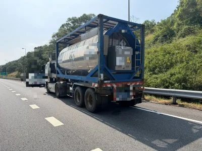國3清水段2聯結車擦撞!其中1車載運氫氟酸 現場滲水一度引關注、確認無洩漏