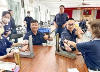 北港警分局17項績優表現獲肯定！警友會頒獎勵金　慈濟志工暖心奉茶慰勞員警