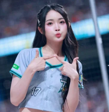 啦啦女神怡琪車禍受傷！爸媽急從台中北上　傷勢照曝光