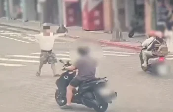 南港醉漢路上亂攔車！　警方勸離依法究辦