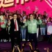 直擊／賴瑞隆、陳其邁合體大進場！手牽手催票「接關鍵四棒」