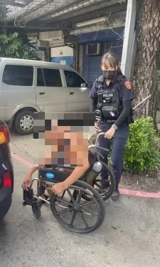 台中輪椅老翁迷途街頭「忘了回家的路」 暖警耐心查身分親送返家