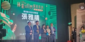 破獲跨縣市盜伐集團查扣6萬公斤珍貴林木 中檢張雅晴檢察官獲保育有功表揚