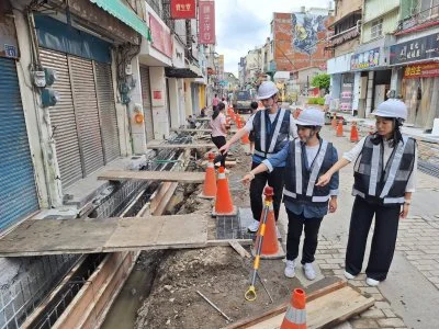 永樂街改善工程問題頻傳 温芝樺黃稜菇要求建立通報平台 彰市公所強調要求施工單位改善 並提供民眾申訴對話窗口